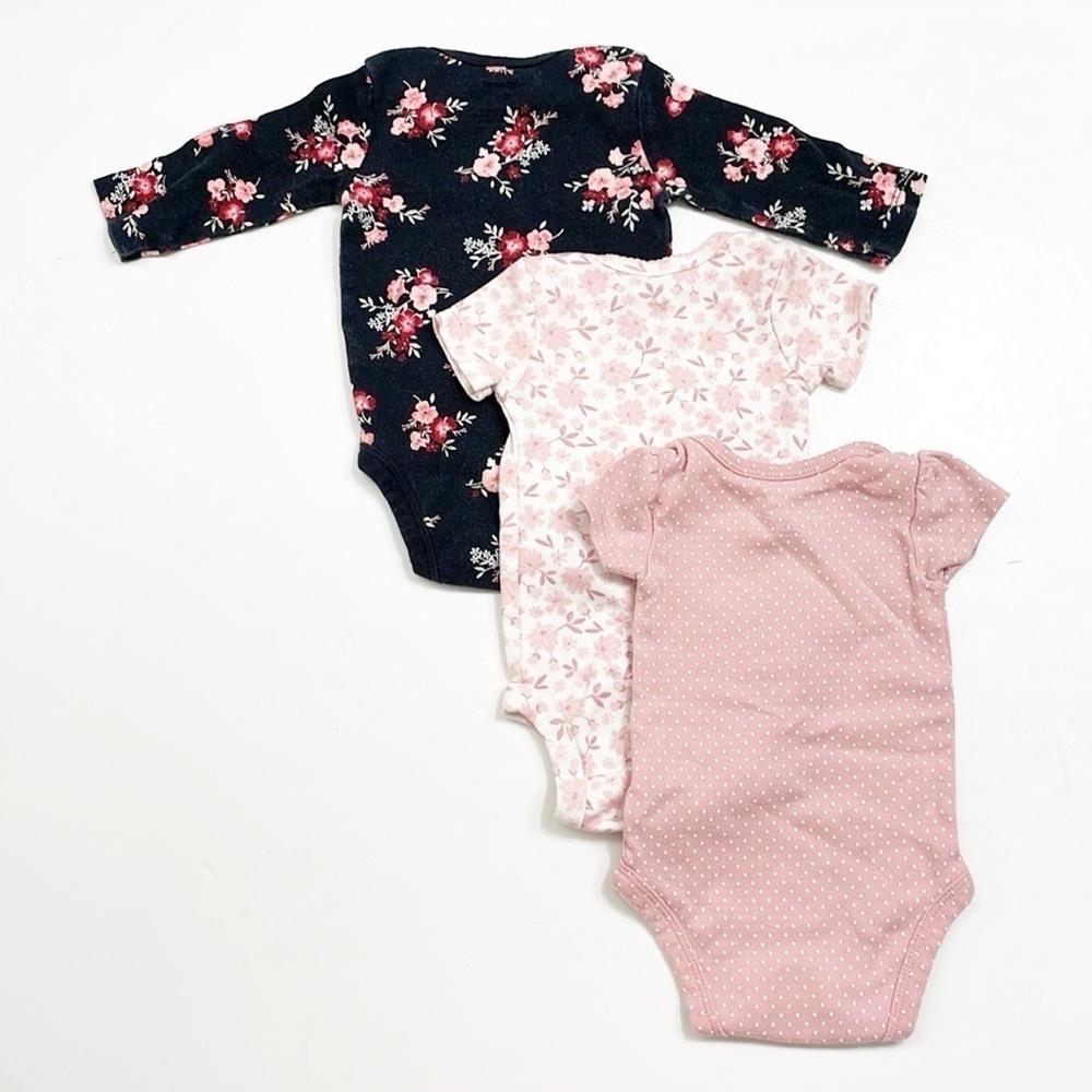 Carter’s baby girls bodysuits - Picture 2 of 3